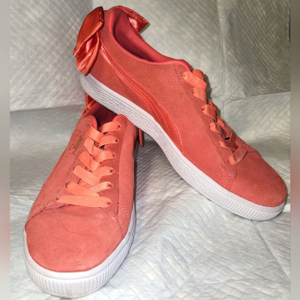 Puma Suede Bow Low sneakers (size 9.5)
